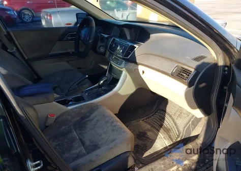 2015 Honda Accord Lx z USA, uszkodzony, nr VIN 1HGCR2F32FA093298